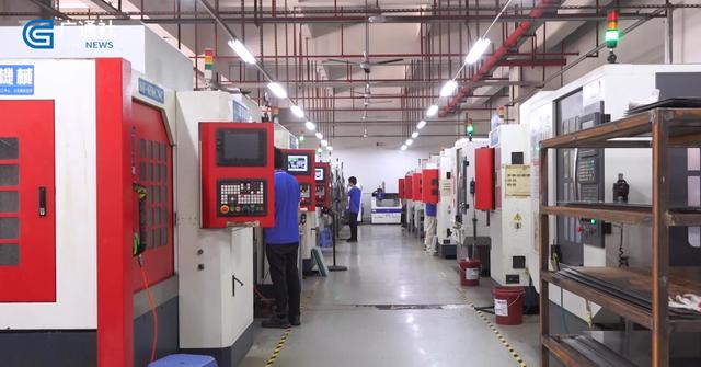 深圳直通車 聚焦計算機科技前沿，深圳電視臺深度報道行業新動態