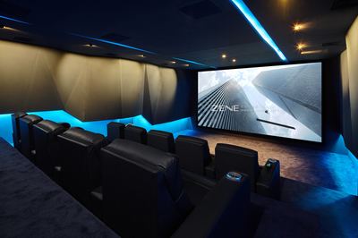 打造沉浸式家庭影院 從設(shè)備選擇到完美放映的全攻略