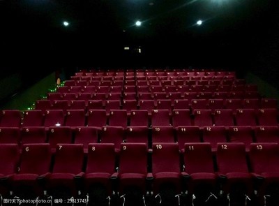 影廳無人 靜止的光影與缺席的觀眾